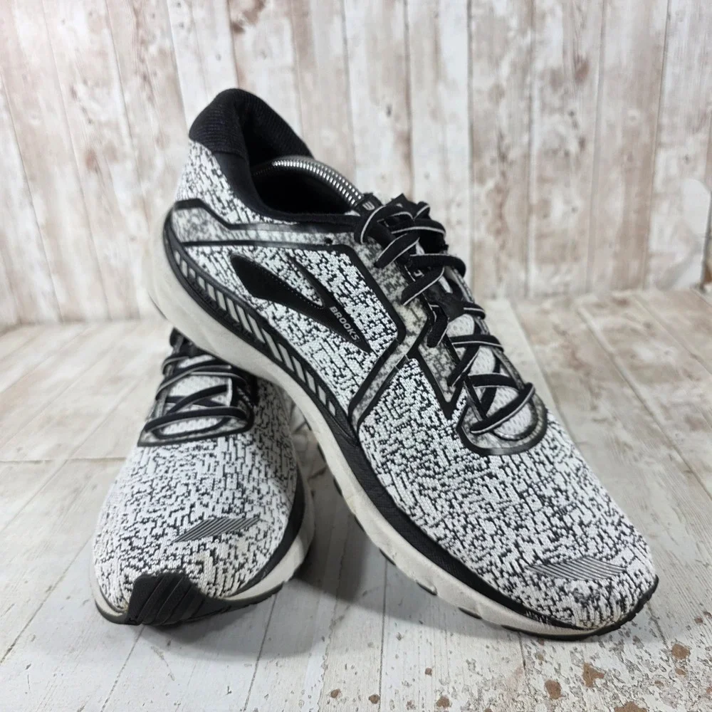 Brooks Adrenaline GTS 20 Mens Running Shoes Black White 1103071D156 Size 12 D